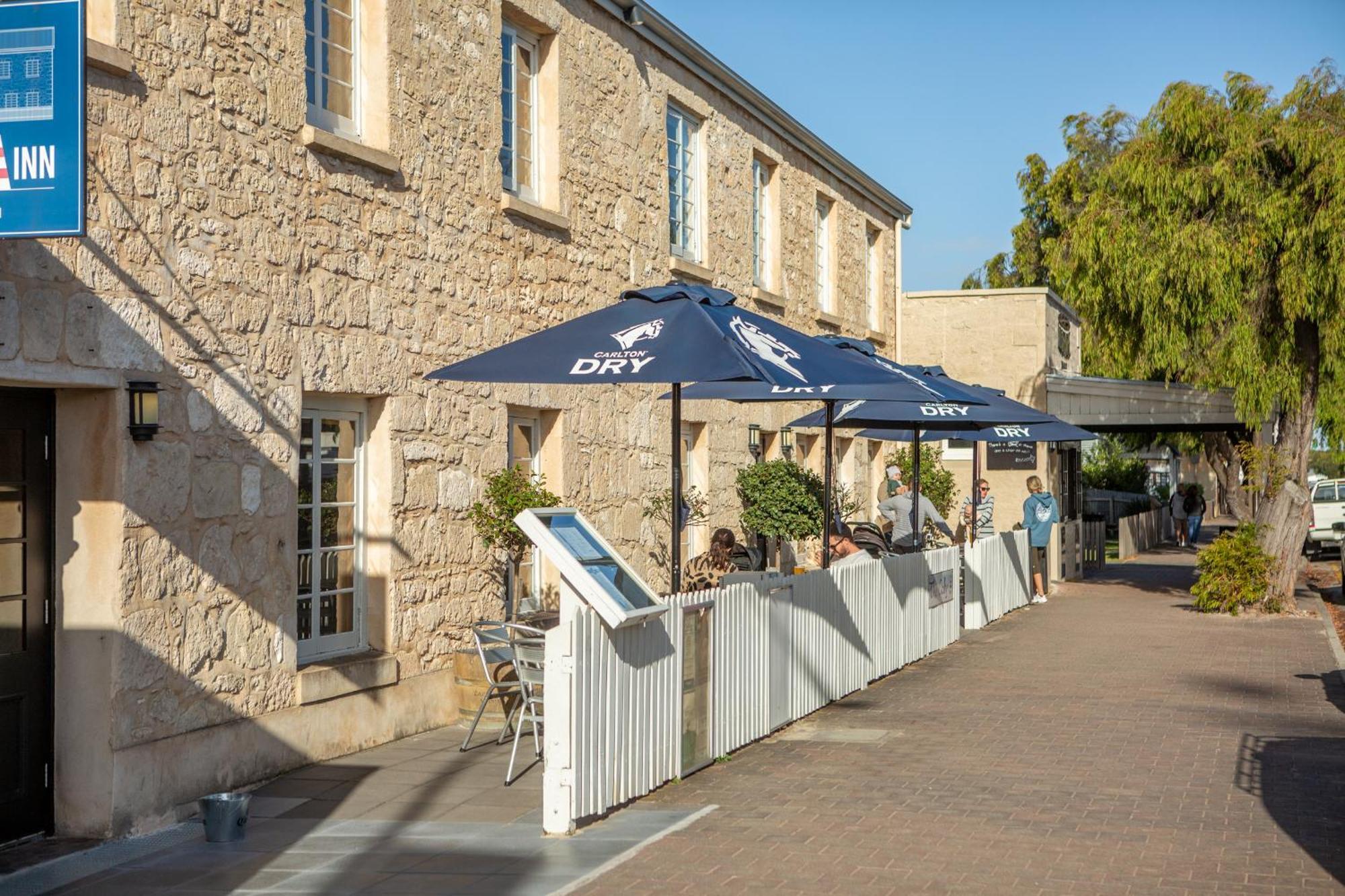 Caledonian Inn 로브 외부 사진