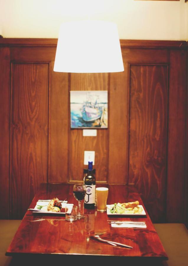 Caledonian Inn 로브 외부 사진